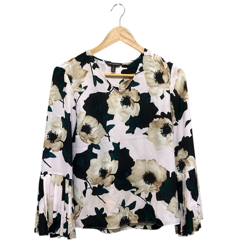 Banana Republic Factory Pleated Bell Sleeve Floral Blouse XS Petite